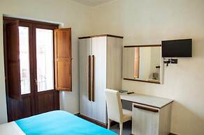 Palazzo Iaquinta - Rooms & Restaurant