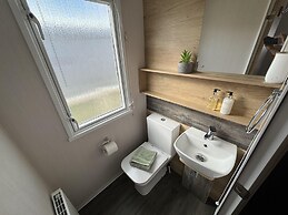 Beautiful 2-bed Holiday Home