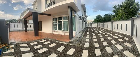 Hom Villa 16-25 pax
