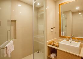 The Ocean Suites