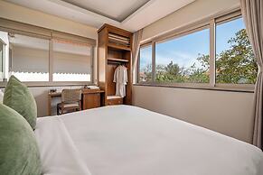 The Ocean Suites