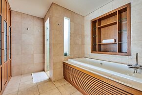 The Ocean Suites