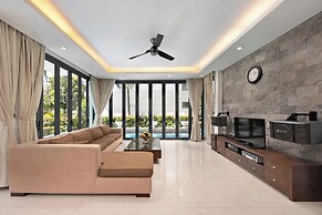 The Ocean Suites