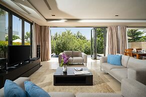 The Ocean Suites