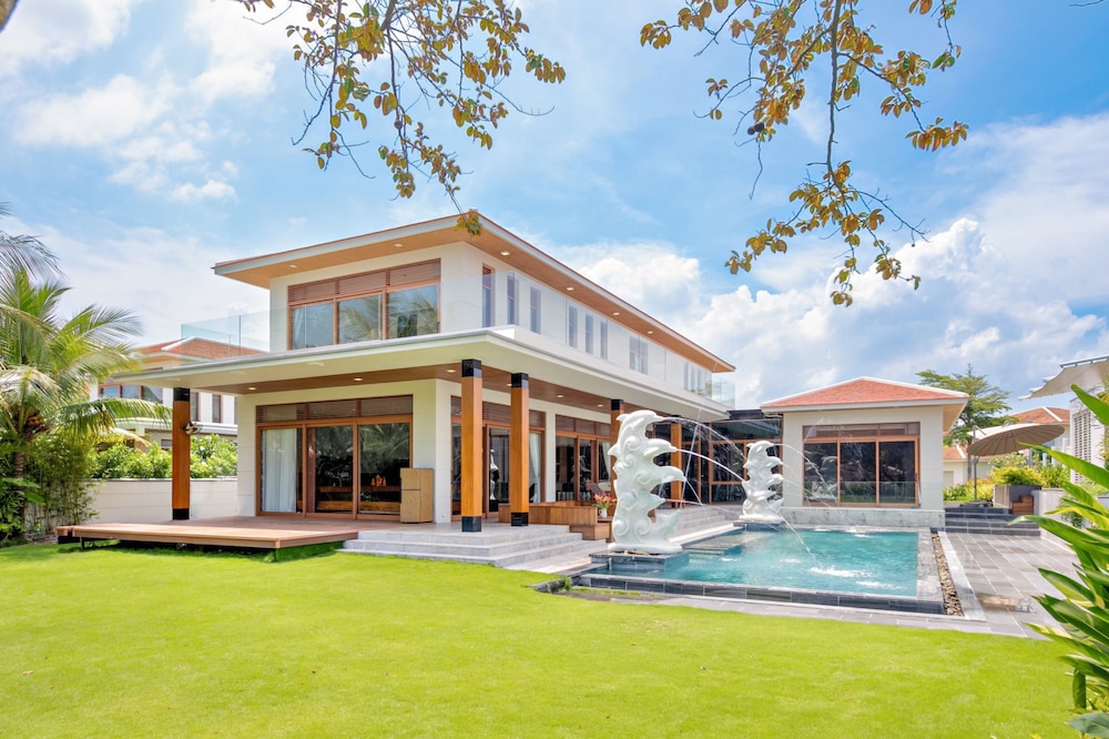 The Ocean Suites