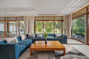 The Ocean Suites