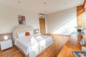 The Ocean Suites