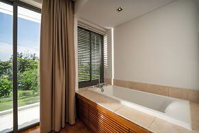 The Ocean Suites
