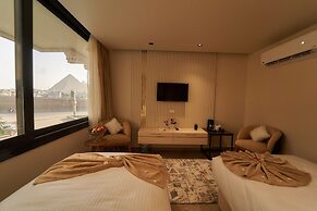 Gold's Pyramids Hotel