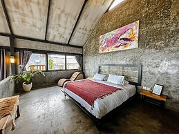 EJ House