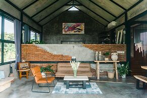 EJ House