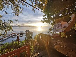 Silangang Nayon