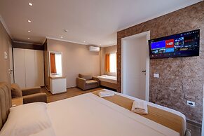 Lider Hotel