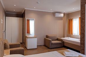 Lider Hotel