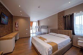 Lider Hotel