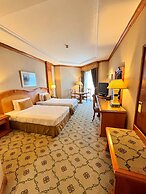 Knight Castle Hotel