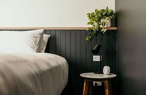 Met Apartments