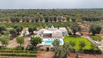 TD Trullo Titiro w Wine Cellar Vineyard Pool