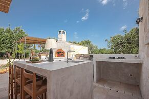 TD Trullo Titiro w Wine Cellar Vineyard Pool