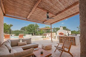 TD Trullo Titiro w Wine Cellar Vineyard Pool