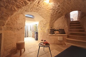 TD Trullo Titiro w Wine Cellar Vineyard Pool