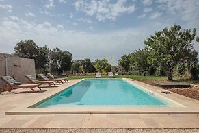 TD Trullo Titiro w Wine Cellar Vineyard Pool