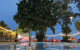 Chang Phueak Chao Samran Beach