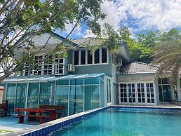 Chang Phueak Chao Samran Beach