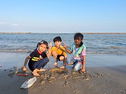 Chang Phueak Chao Samran Beach