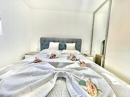 Maxim Family Apartment Budva