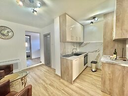 Maxim Family Apartment Budva