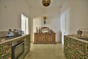 Sea Breeze Apartment