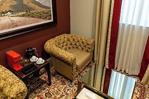 The Monarch Hotel