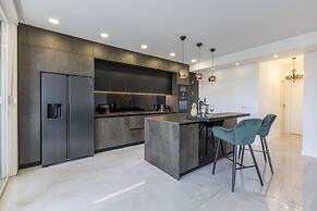 Carmen - 2 Bedroom Apartment - Downtown