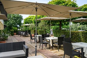 Apart-Hôtel Pont-de-Thielle