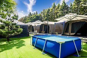 L.M.S B&B GLAMPING