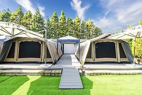 L.M.S B&B GLAMPING