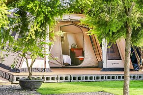 L.M.S B&B GLAMPING