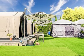 L.M.S B&B GLAMPING
