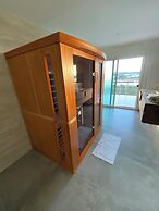 Designer Condo - Sleeps 6 With Sauna