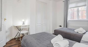2 Bed Apartment Sleeps 5 - Wifi, Free Parking