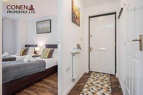 2 Bed Apartment Sleeps 5 - Wifi, Free Parking
