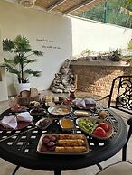 Tas Ev Adrasan