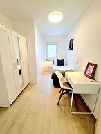 Spacious & Luxurious 5 bedrooms House