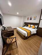 H&T Luxury Hotel