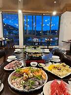H&T Luxury Hotel