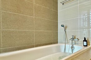 Iskandar Residences By Stayrene