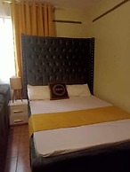 Lux Suites Red Plate Studio Apartments