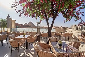 The Palace Pyramids inn