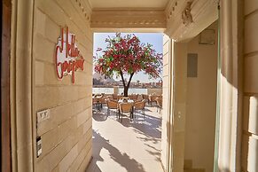 The Palace Pyramids inn